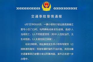 状态上佳？！浓眉赛前秀转身后隔人背扣 之后双脚跳兴奋庆祝！